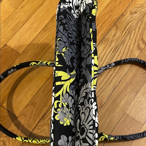 NWT Vera Bradley Black and Yellow Floral Women's Frame Bag - Picture 10 of 11